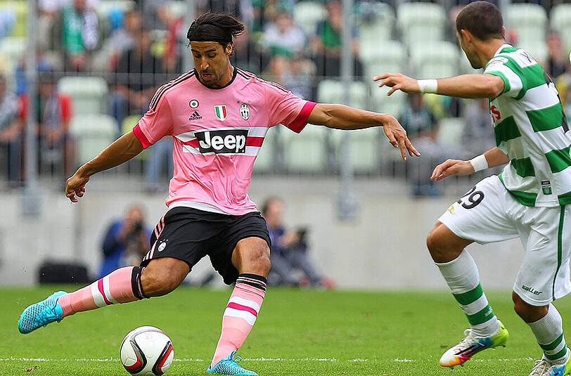 Sami Khedira steht seit kurzem bei Juventus Turin unter Vertrag und spielt seit 2009 für die deutsche Nationalmannschaft.