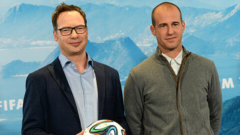 Mehmet Scholl ist gemeinsam mit Matthias Opdenhövel beim Confed Cup.