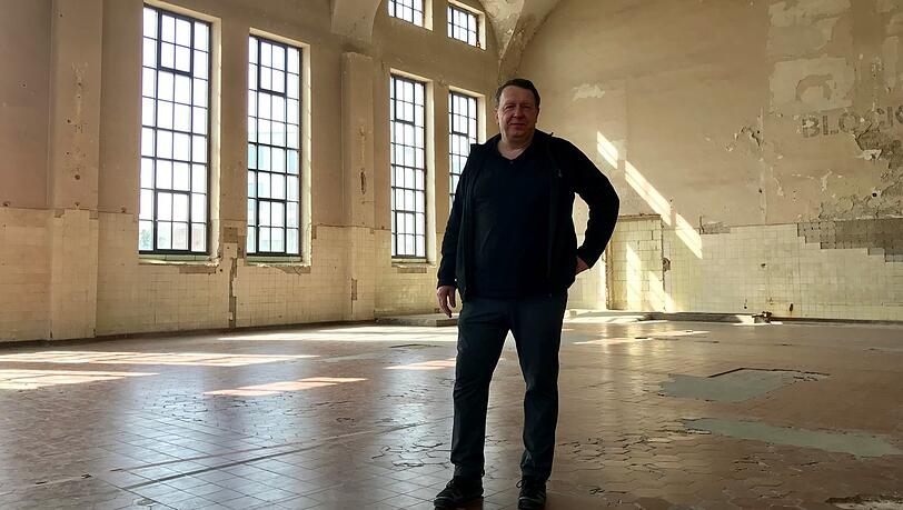 Matthias Mertmann hat das alte Kesselhaus auf dem Diamaltgelände gekauft und saniert. Die Werkshalle darf bleiben, wie sie ist. Matthias Mertmann hat das alte Kesselhaus auf dem Diamaltgelände gekauft und saniert. Die Werkshalle darf bleiben, wie sie ist.