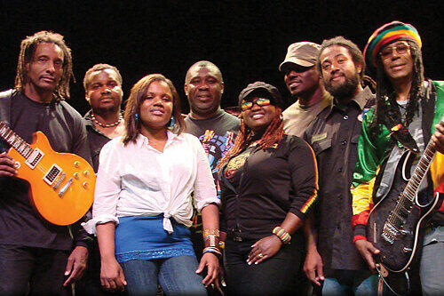 Lassen die Magie Bob Marleys weiterleben: The Wailers gastieren heute im Nürnberger Hirsch.