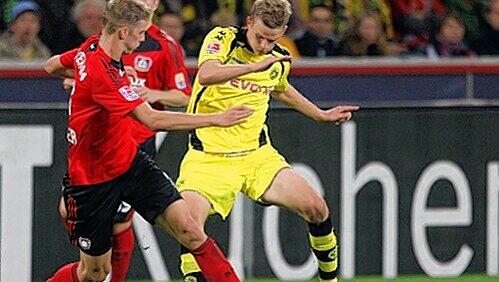 Lars und Sven Bender im Zweikampf Lars und Sven Bender im Zweikampf