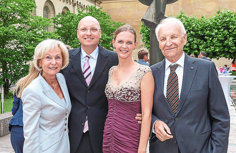 Dr. Edmund Stoiber mit Ehefrau Karin, Sohn Dominik mit Ehefrau Melanie Wiegand