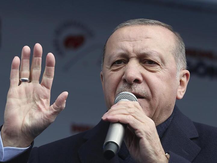 Seit dem Putschversuch greift der türkische Präsident Erdogan hart gegen angebliche Staatsfeinde und Regierungskritiker durch.