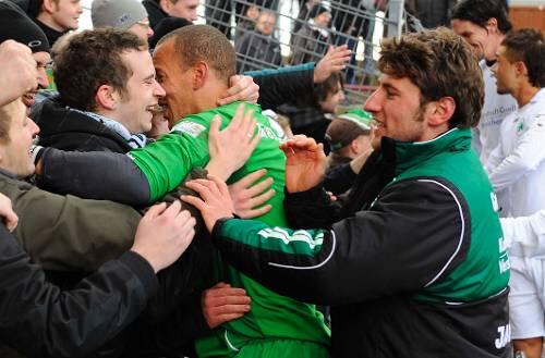 Stephan & Stefan: Bei den Fans besitzen die Fürther Erfolgszwillinge nicht erst seit dem 3:0-Kantersieg auf St. Pauli Kultstatus.