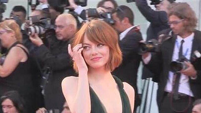 Emma Stone bewies auf dem roten teppich von Venedig Stilsicherheit Emma Stone bewies auf dem roten teppich von Venedig Stilsicherheit