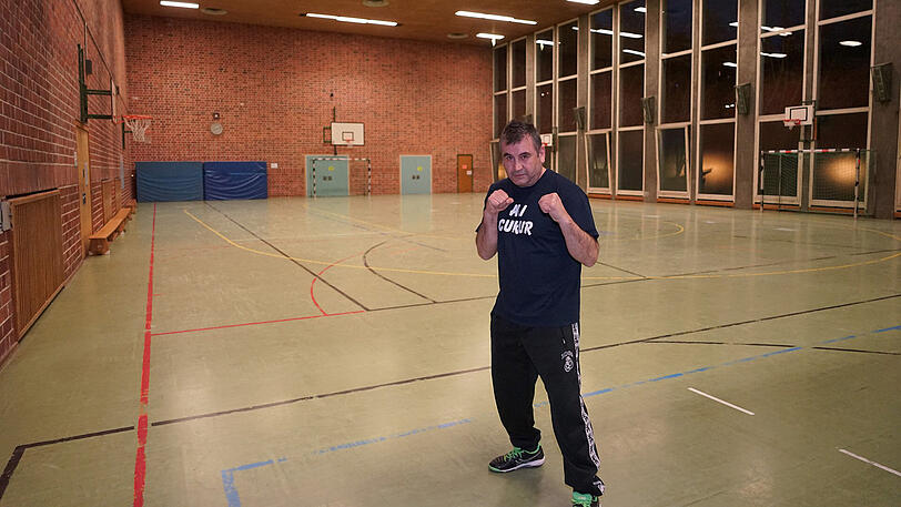 Trainer Ali Cukur hofft, bald einen neuen Trainingsort für seine Löwen-Boxer zu finden.