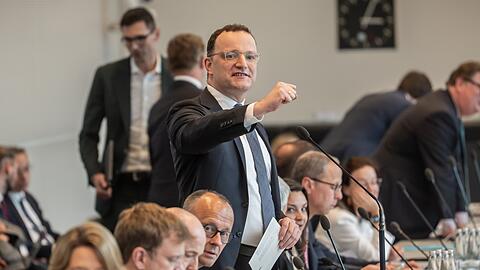 Neben dem Kanzler und dem Bundesinnenminister war Spahn der m&auml;chtigste Mann in der Union. (Archivbild)