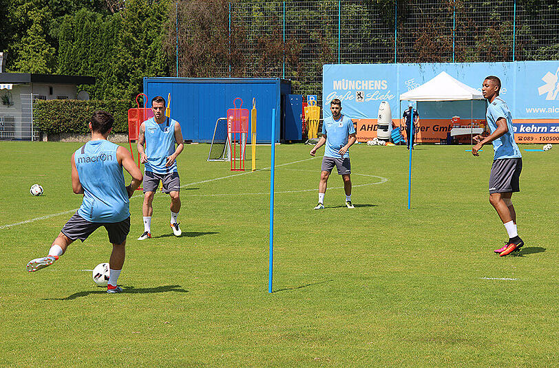 Hier gibt's Bilder vom offiziellen Trainingsauftakt der Löwen am vergangenen Samstag.