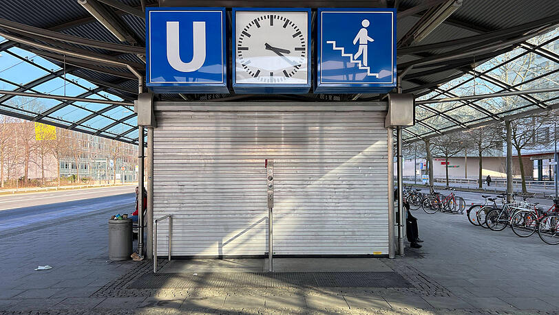 Im Rahmen einer unmittelbar eingeleiteten Fahndung griff die Polizei alle f&uuml;nf Beteiligten in der N&auml;he des U-Bahnhofs Messestadt Ost auf. (Symbolbild)
