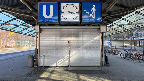 Im Rahmen einer unmittelbar eingeleiteten Fahndung griff die Polizei alle f&uuml;nf Beteiligten in der N&auml;he des U-Bahnhofs Messestadt Ost auf. (Symbolbild)
