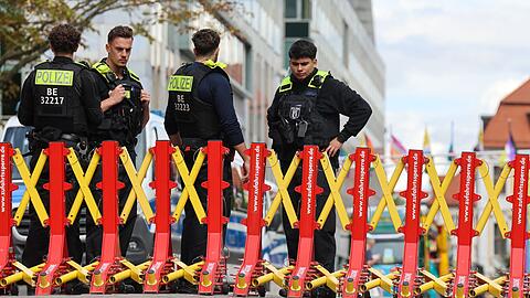 Bei verschiedenen Demos in Magdeburg werden Tausende Menschen erwartet. (Archivbild)