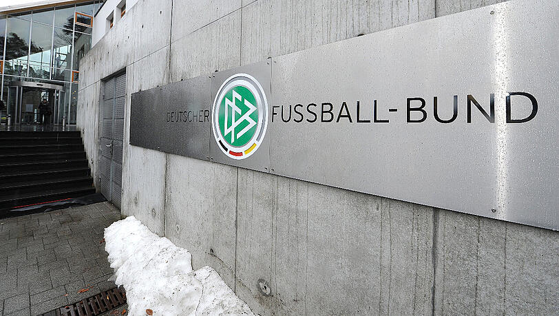 Der Eingang zur Zentrale des Deutschen Fußball Bundes in Frankfurt am Main.