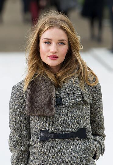 Spannende Shows, neue Kollektionen und jede Menge Stars: Die besten Bilder der Fashion Week in London. Hier das englische Topmodel Rosie Huntington-Whiteley.