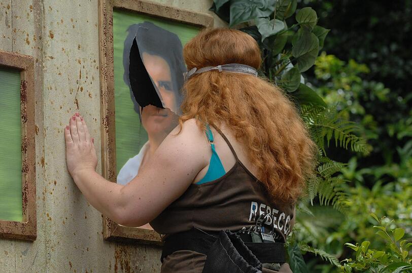 In der Ahnengallerie des Dschungelcamps wartete wieder jede Menge Krabbel- und Kriechzeugs auf Rebecca.
