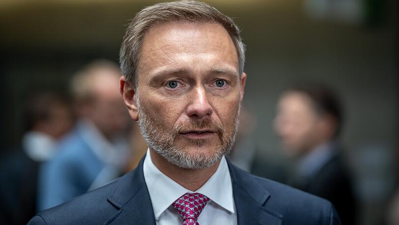 Christian Lindner (44) ist Bundesvorsitzender der FDP und seit 2021 Bundesfinanzminister.