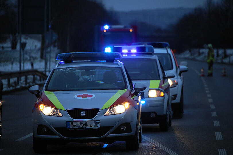 Schwerer Verkehrsunfall bei Altötting: eine Persone wurde getötet, vier weitere schwer Verletzt!