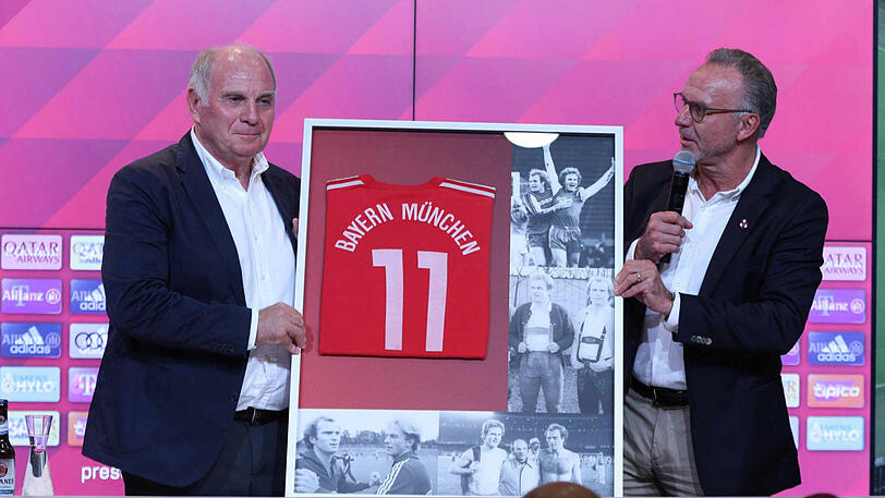 Karl-Heinz Rummenigge (r.) überraschte Uli Hoeneß.