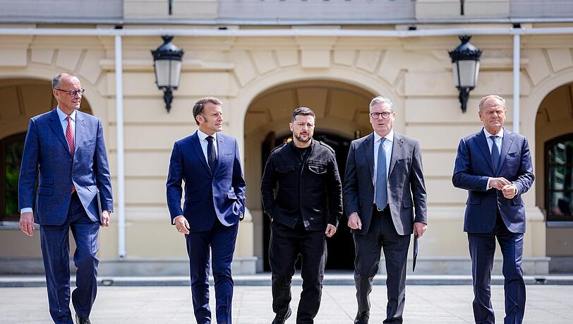 Die Ukraine und ihre wichtigsten europäischen Verbündeten machten bei ihrem groß inszenierten Treffen in Kiew eine klare Ansage an Moskau. Die Ukraine und ihre wichtigsten europäischen Verbündeten machten bei ihrem groß inszenierten Treffen in Kiew eine klare Ansage an Moskau.