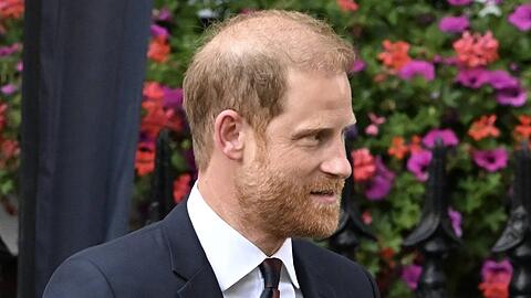Prinz Harry hat ein langes Statement mit einer Mitkl&auml;gerin ver&ouml;ffentlicht.