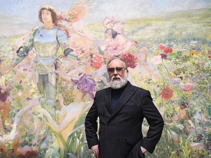 Friedrich Liechtenstein posiert in der Ausstellung "Meisterwerke des Pariser Salons aus dem Musee d'Orsay". Foto: Felix Hörhager/Archiv