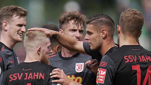 Jahn Regensburg gewinnt in der ersten Runde des DFB-Pokals bei Rot-Weiß Koblenz.