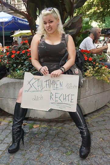 Beim Slutwalk wird in München und vielen anderen Städten gegen sexuelle Unterdrückung demonstriert: Hier die Bilder vom Sendlinger Tor.