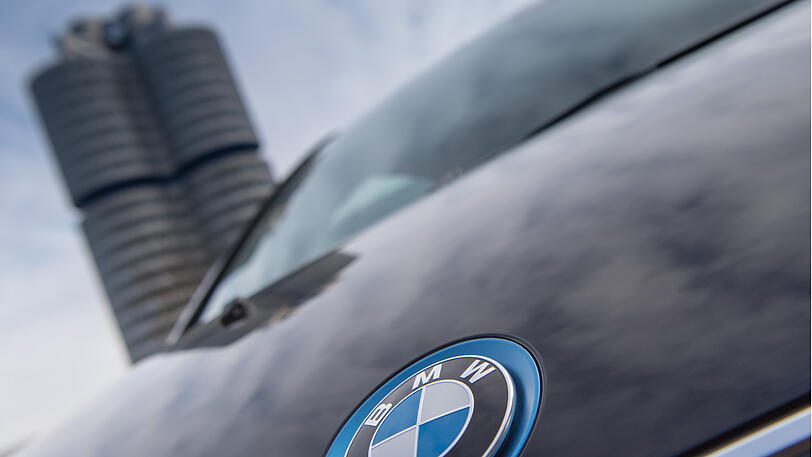 Der Münchner Autokonzern holt weltweit mehr als eine Million Dieselfahrzeuge in die Werkstatt.
