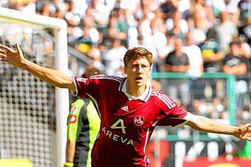Abdrehen zum Jubeln: Neuzugang Jens Hegeler sicherte mit seinem Kopfball-Treffer dem Club einen Punkt in Gladbach.