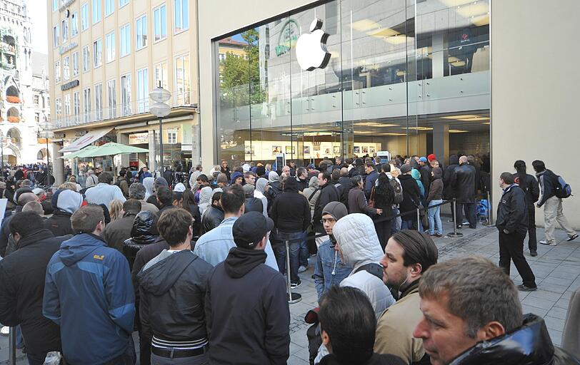 Da nahmen die Apple-Jünger langes Anstehen bei niedrigen Temperaturen in Kauf.