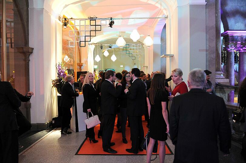 Blick auf die HSE24 Champagner Bar auf der Nacht der Medien in München am 16.10.2013
