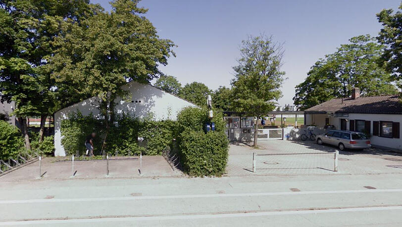 Die Bezirkssportanlage an der Feldbergstraße in Trudering: Hier wurde der 13-Jährige angegangen. Die Bezirkssportanlage an der Feldbergstraße in Trudering: Hier wurde der 13-Jährige angegangen.