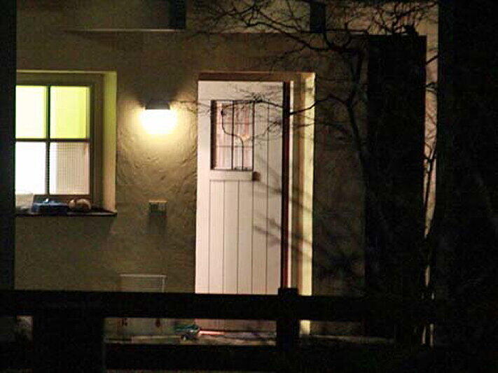 Mord in Traunstein: Eine 55-jährige Frau ist umgebracht worden. Die Bilder vom Tatort und von der Spurensicherung der Polizei