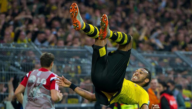 Seinen Salto-Torjubel kann BVB-Stürmer Pierre-Emerick Aubameyang derzeit oft vorführen. Seinen Salto-Torjubel kann BVB-Stürmer Pierre-Emerick Aubameyang derzeit oft vorführen.