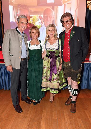 Uschi Glas mit Mann Dieter Hermanns sowie Marianne und Michael Hartl
