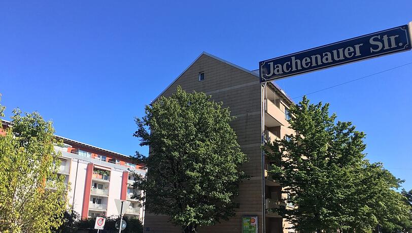 Die Polizei ermittelt in der Jachenauer Straße.