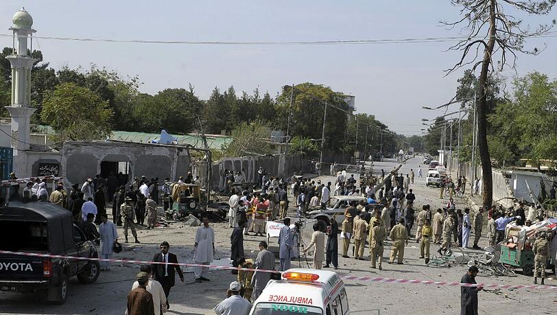 Bei einem Bombenanschlag auf einen Markt in der nordwestpakistanischen Stadt Peshawar sind am Donnerstag elf Menschen verletzt worden. (Archivbild AFP) Bei einem Bombenanschlag auf einen Markt in der nordwestpakistanischen Stadt Peshawar sind am Donnerstag elf Menschen verletzt worden. (Archivbild AFP)