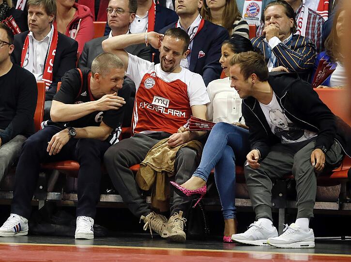 Weitere Fotos von den Fußball-Profis im Audi-Dome.