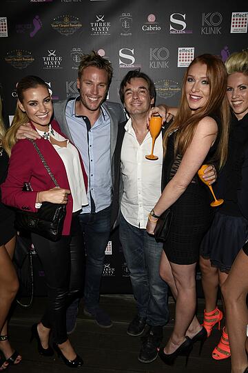 Melanie Rickinger und Christian Lell, Gastgeber Bruce Reith und Georgina Fleur.