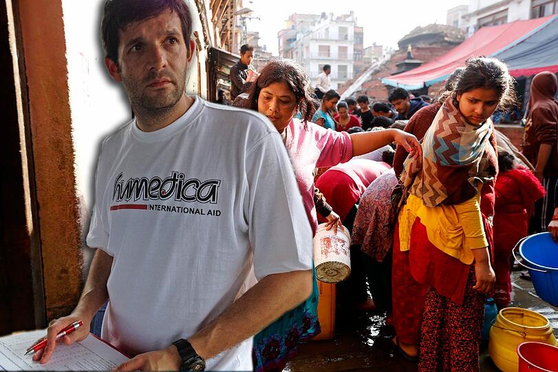 Vergangenes Jahr half Raphael Marcus in Liberia bei der Eindämmung der Ebola-Seuche.
Jetzt versorgt er Erdbeben-Opfer
in Nepal.