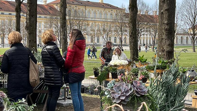 Vor wunderbarer Kulisse tolle Pflanzen anschauen – das ist die Gartenlust in den Schleißheimer Schlössern. Vor wunderbarer Kulisse tolle Pflanzen anschauen – das ist die Gartenlust in den Schleißheimer Schlössern.