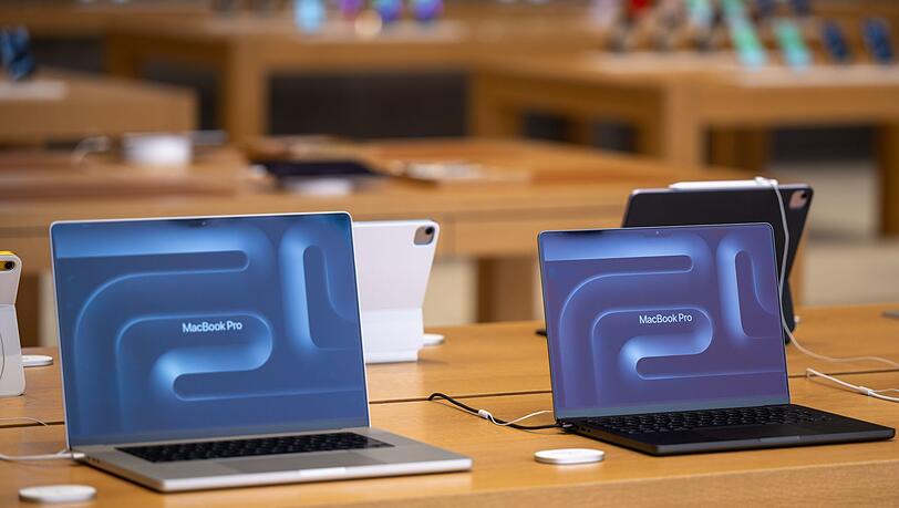 Beim MacBook Pro - das auch mehr Speicher hat - fallen die Preissteigerungen deutlich aus. (Archivbild)