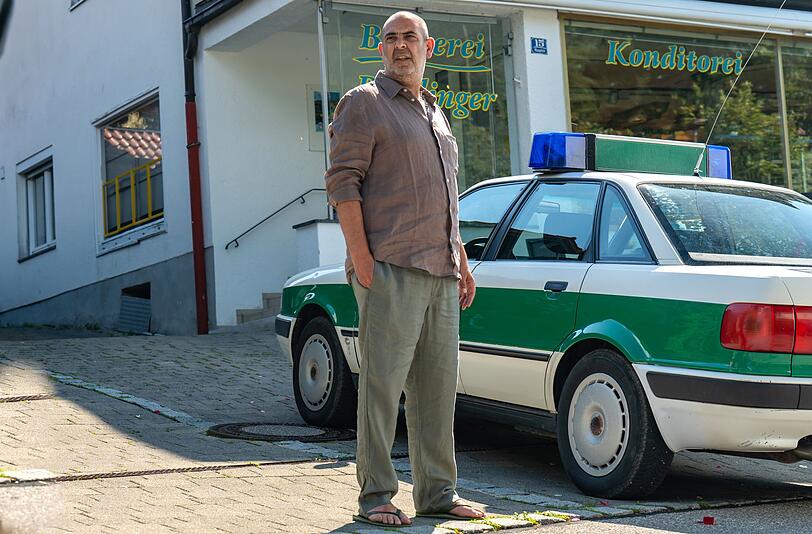 Yazids (Hannes Ringlstetter) besondere Talente werden gleich in der ersten neuen Folge von "Hubert ohne Staller" (Episodentitel: "Zimmer ohne Aussicht") gebraucht.