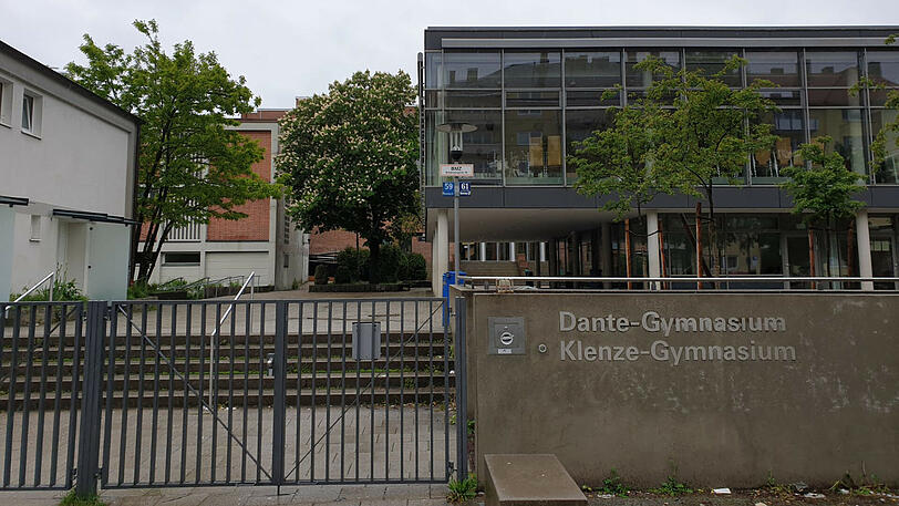 Das Dante- und Klenze-Gymnasium wurden im Mai nach einer Drohung eines Lehrers von der Polizei geräumt.