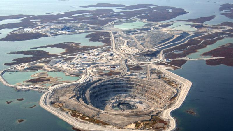 Blick auf die Diavik Diamond Mine knapp 220 Kilometer südlich des Polarkreises. Blick auf die Diavik Diamond Mine knapp 220 Kilometer südlich des Polarkreises.