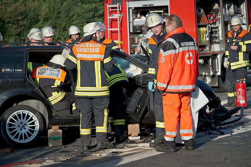 Schrecklicher Geisterfahrer-Unfall bei Hirschaid: Drei Menschen, daruntern ein 7-jähriges Mädchen, sind dabei ums Leben gekommen.