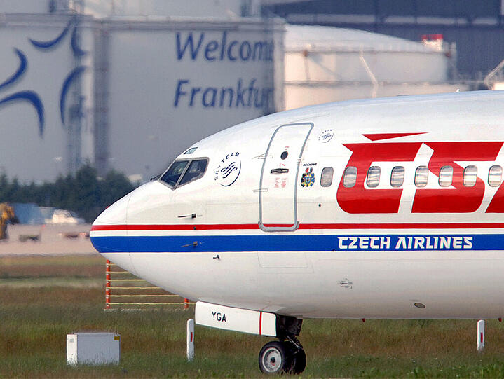 Ein Czech-Airlines-Pilot hat den Flug von Prag nach Straßburg kurz nach dem Start abgebrochen. (Symbolbild)