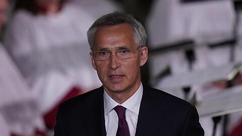 Jens Stoltenberg, Nato-Generalsekretär und früherer norwegischer Regierungschef, spricht während des Gedenk-Gottesdienstes im Osloer Dom.