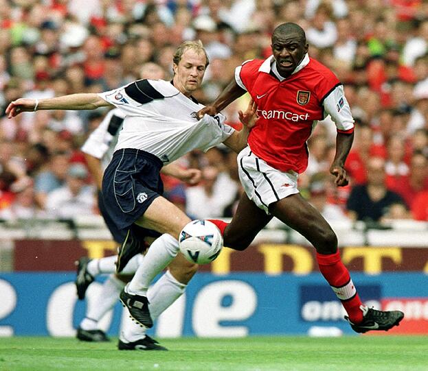 Der ehemalige niederländische Fußball-Profi Jordi Cruyff (l.) spielte unter anderem bei Manchester United und in der niederländischen Nationalmannschaft.