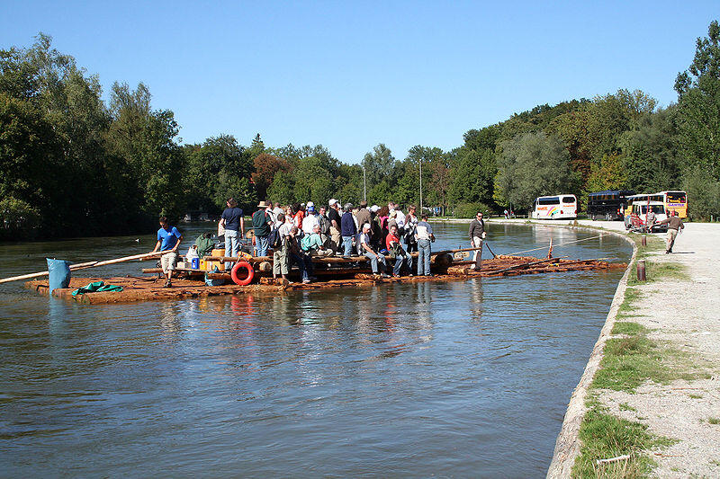 Bevor am 1. Mai die Floßfahrt beginnen kann, muss das Baureferat erst mal Schäden ausbessern. (Archivbild)
