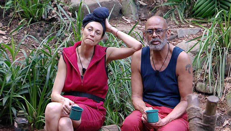 Pierre Sanoussi-Bliss und Lilly Becker stehen neben Alessia Herren im Dschungelcamp-Finale.